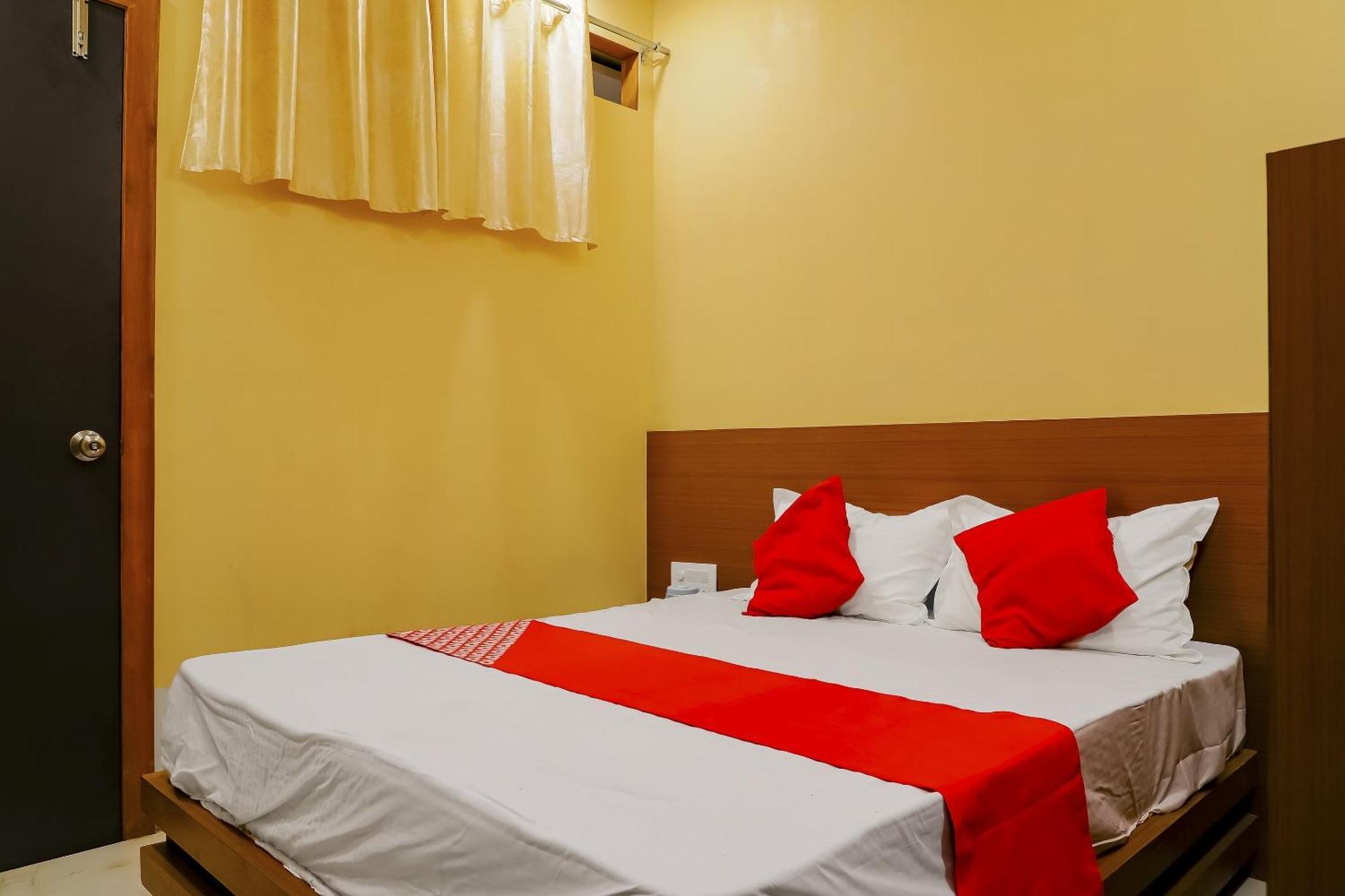 Oyo Hotel Shree Krishna Inn Rooms Surat Eksteriør billede