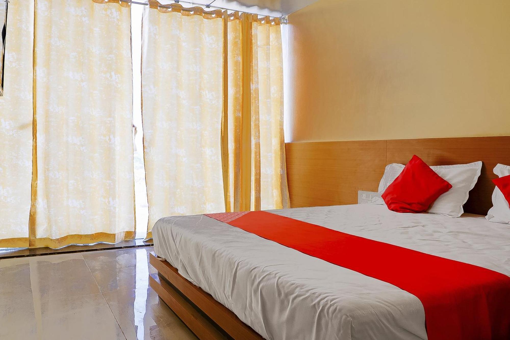 Oyo Hotel Shree Krishna Inn Rooms Surat Eksteriør billede