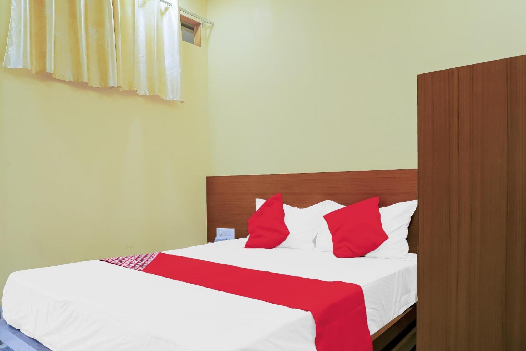 Oyo Hotel Shree Krishna Inn Rooms Surat Eksteriør billede