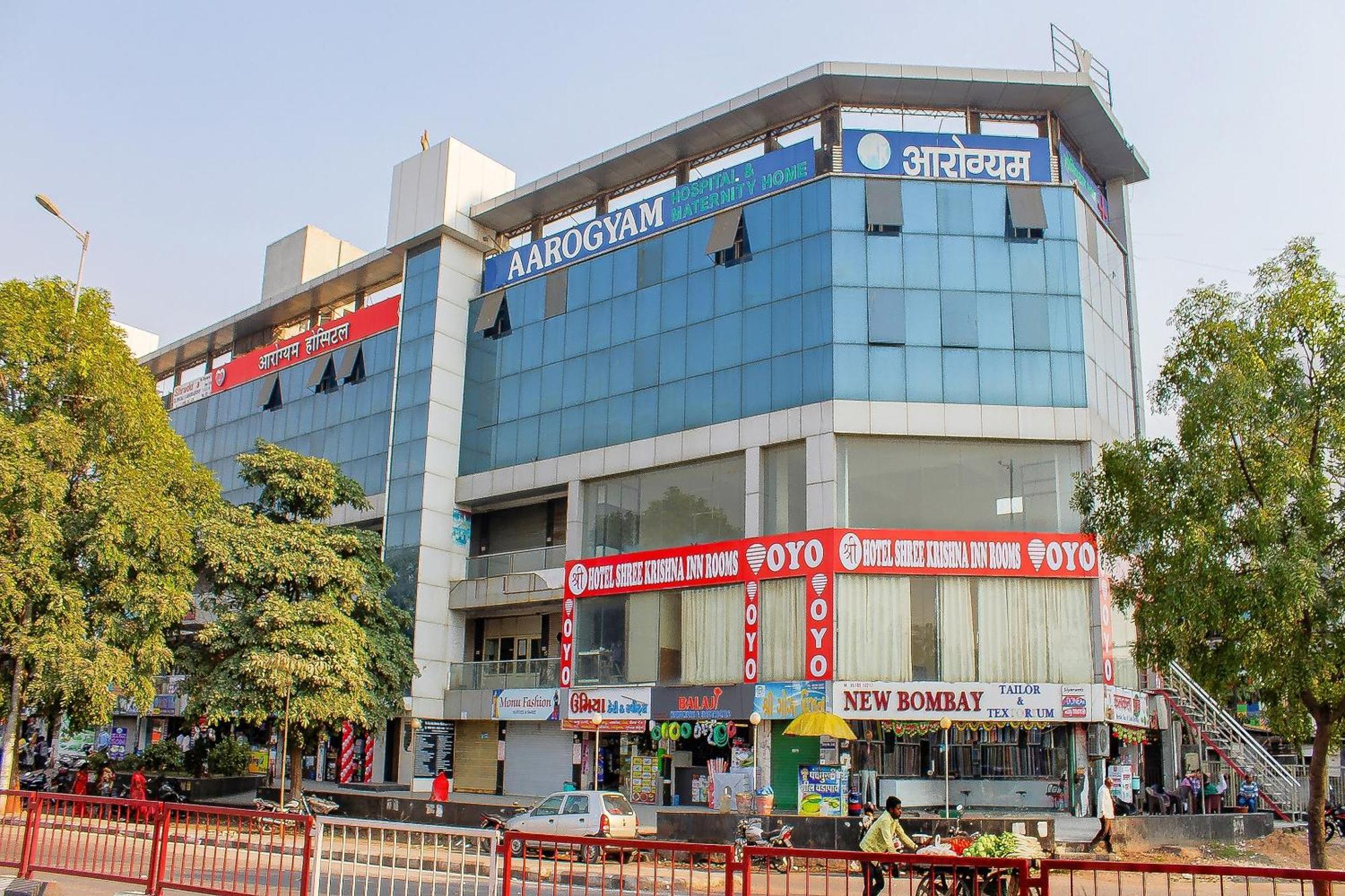 Oyo Hotel Shree Krishna Inn Rooms Surat Eksteriør billede